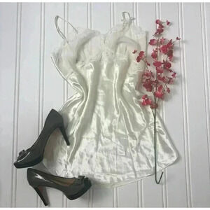 Vintage  Victoria's Secret Gold Label White Satin Lace Nightgown Dress Floral L